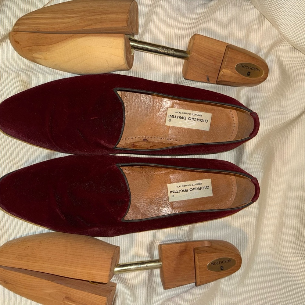 Giorgio Brutini Burgundy Velvet Loafers with Nordstrom shoe trees - Picture 12 of 12
